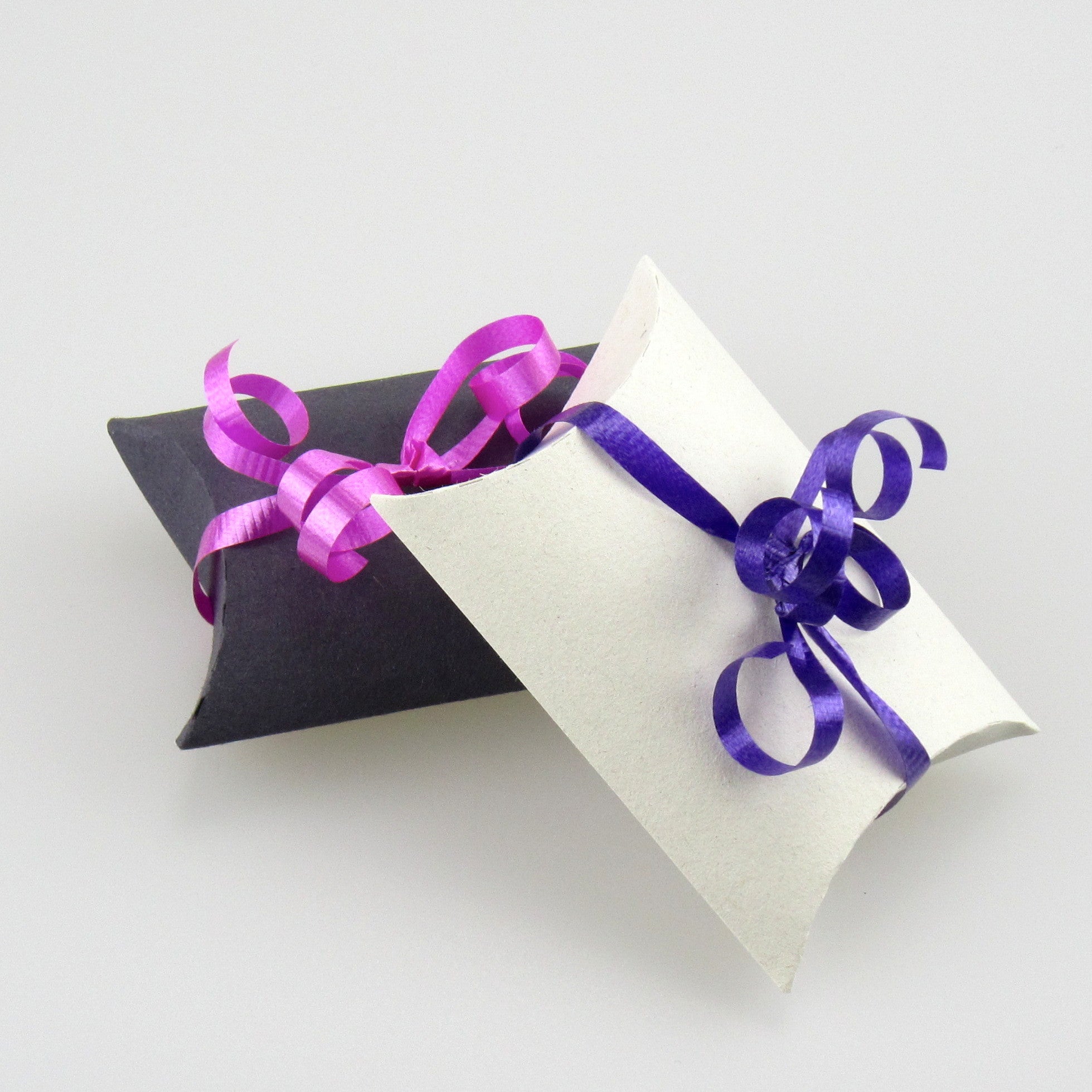 coloured paper mini pillow boxes